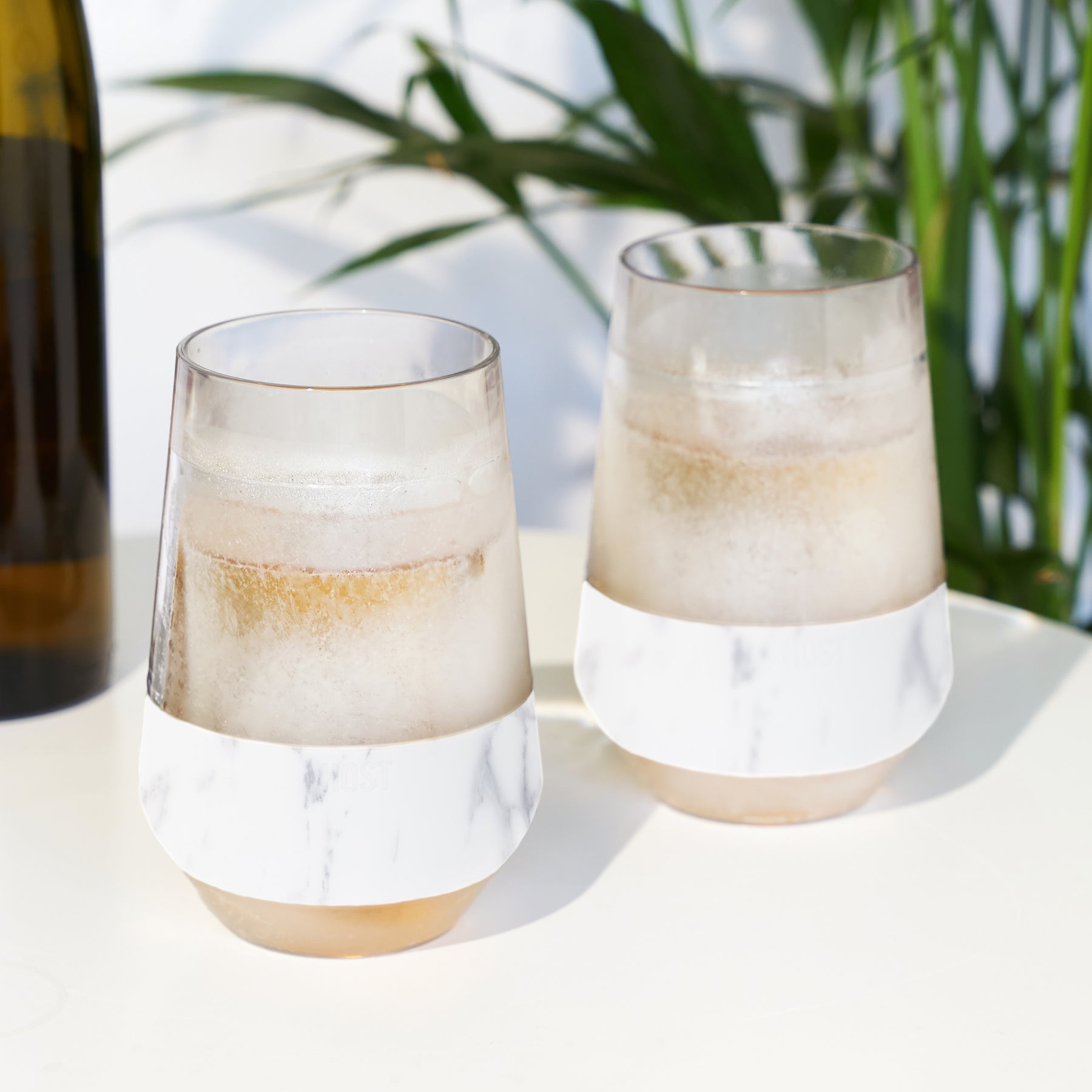 BPA FREE PLASTIC WITH SILICONE BAND - Constructed from sturdy BPA-free plastic, this double-walled stemless wine glass includes a silicone band for comfortable handling. Add this wine glass set to your wine accessories for perfectly chilled drinks.